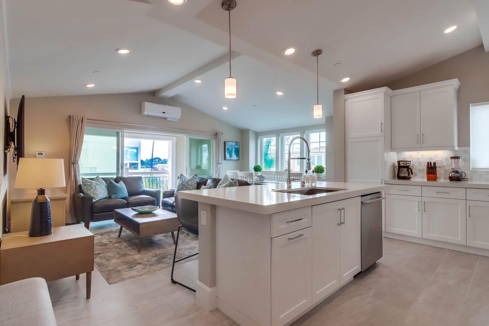 Bay Dream - Image 12