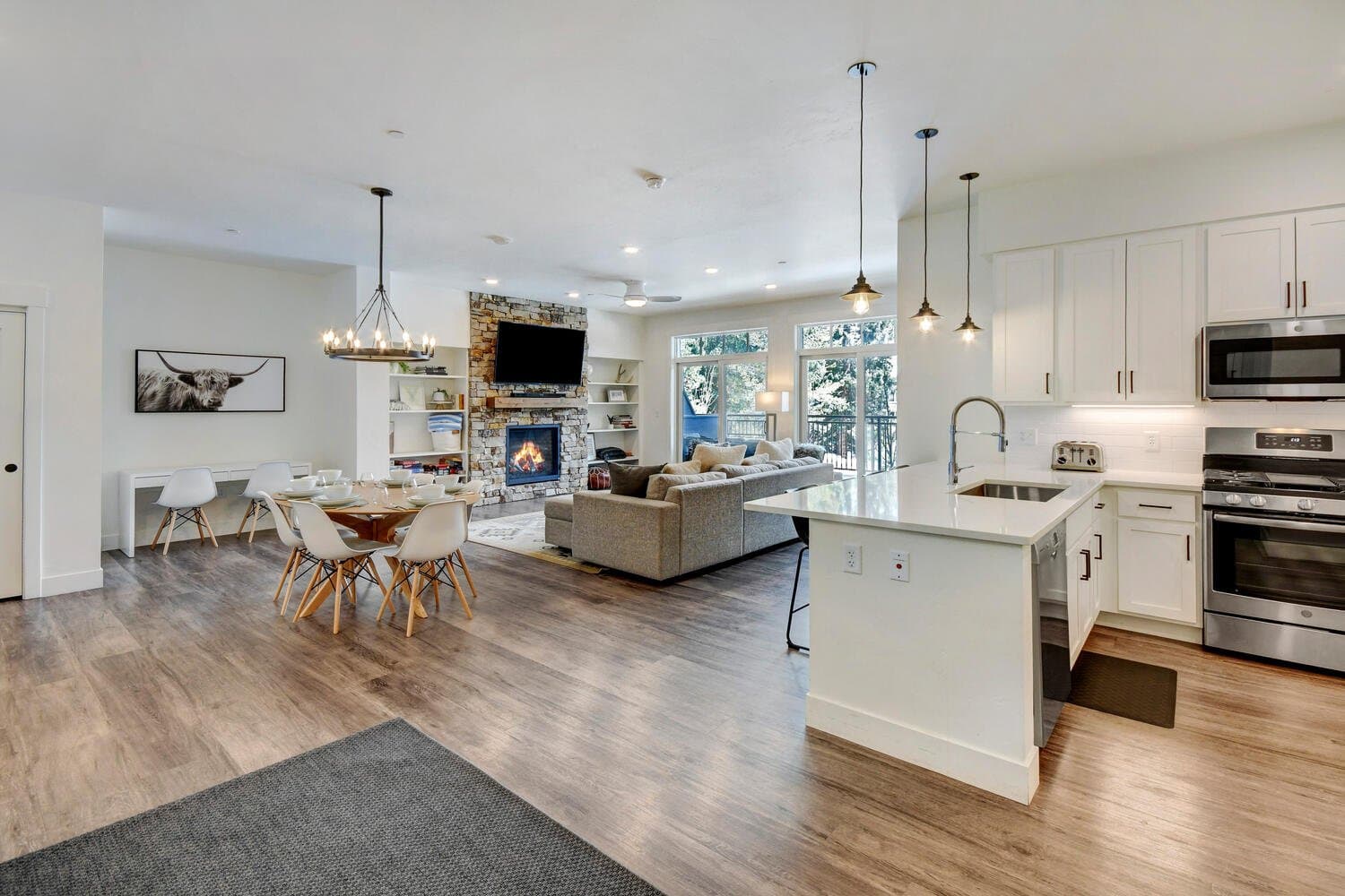 Hideaway Station Loft #106 - Image 8