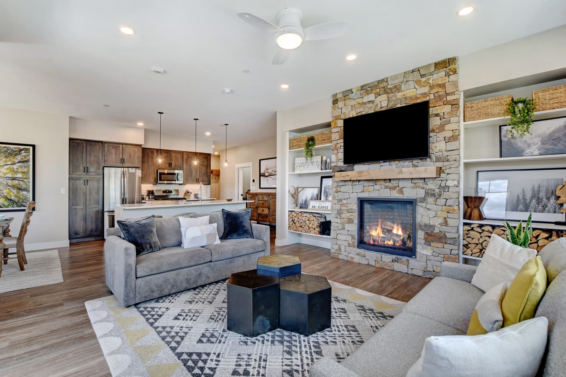 Hideaway Station Loft #307 - Image 4