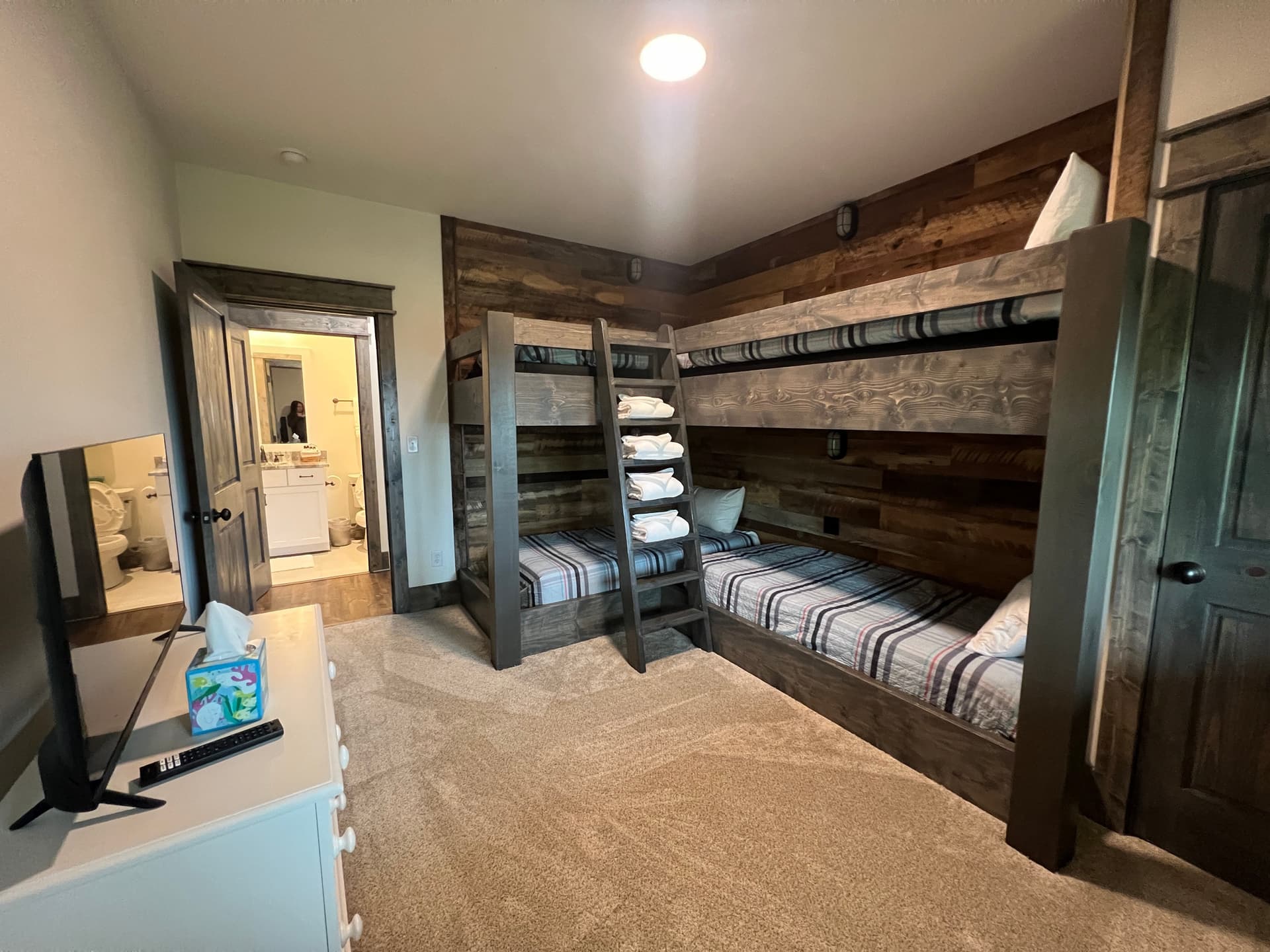 High Boulder Hill - Image 18