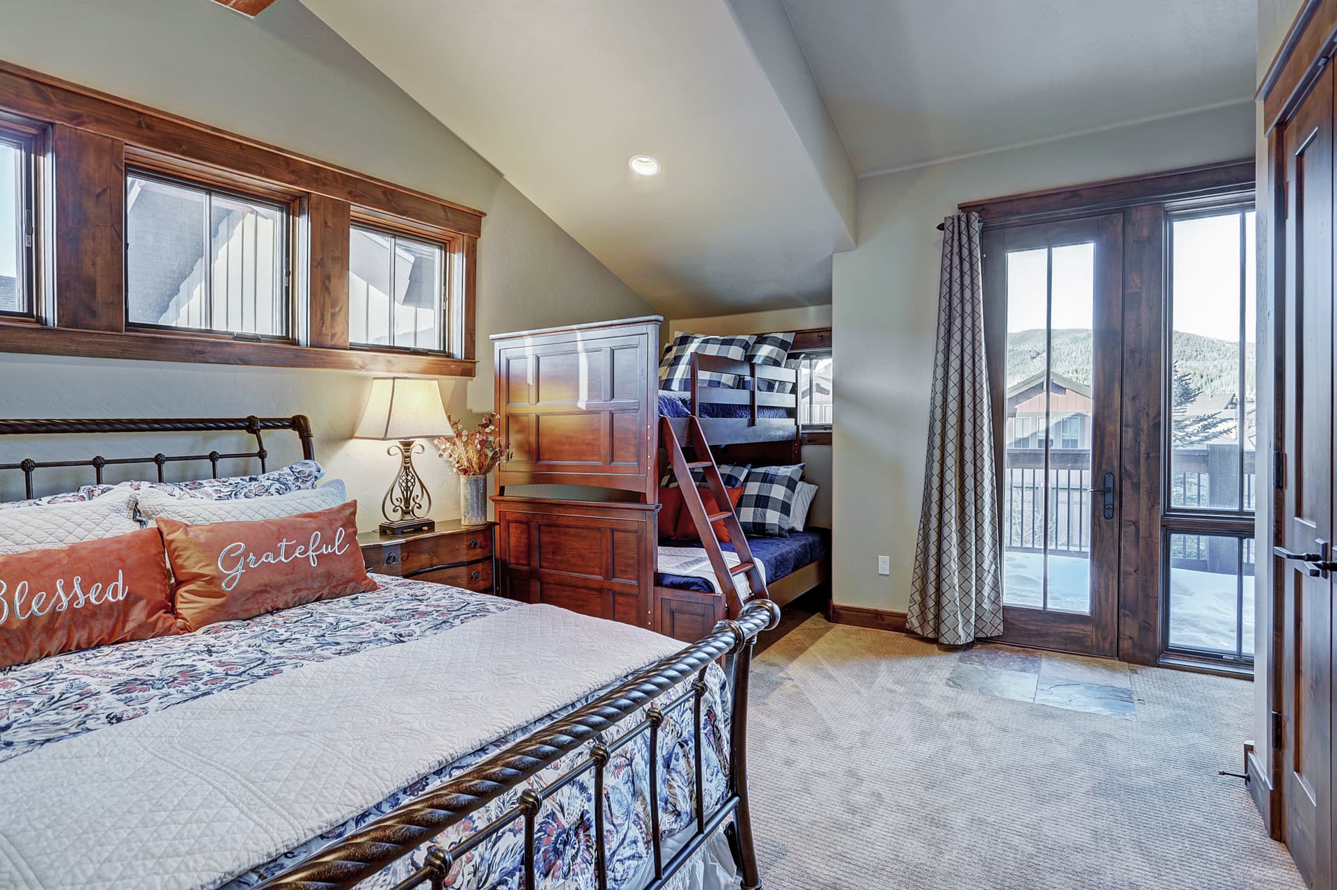 Lone Star Lodge - Image 30