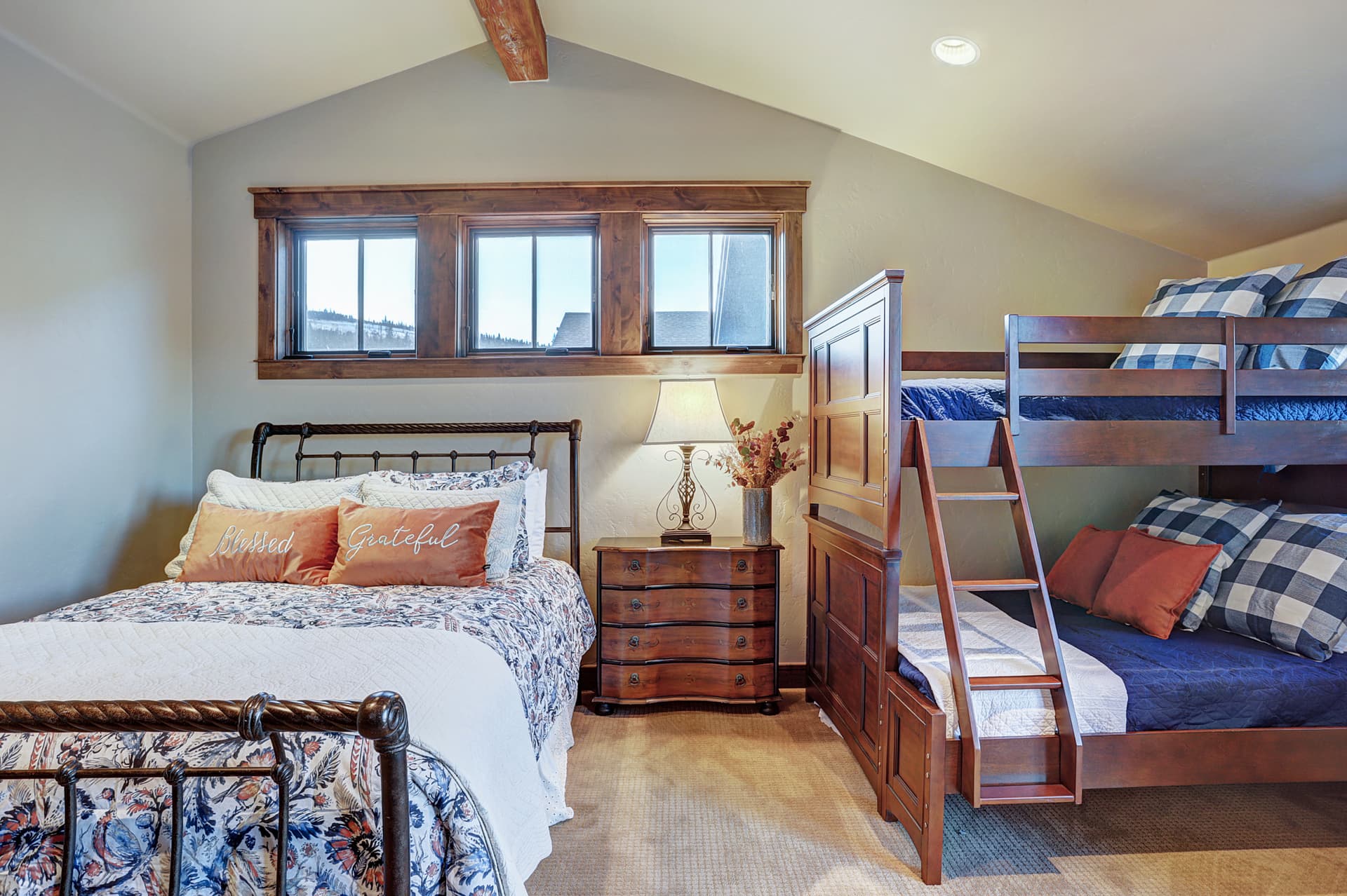 Lone Star Lodge - Image 32