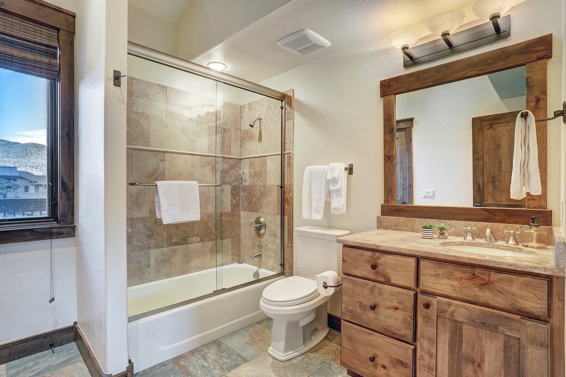 Lone Star Lodge - Image 34