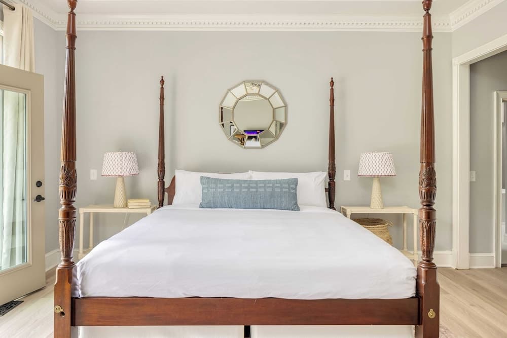 Hilton Ivory - Image 22