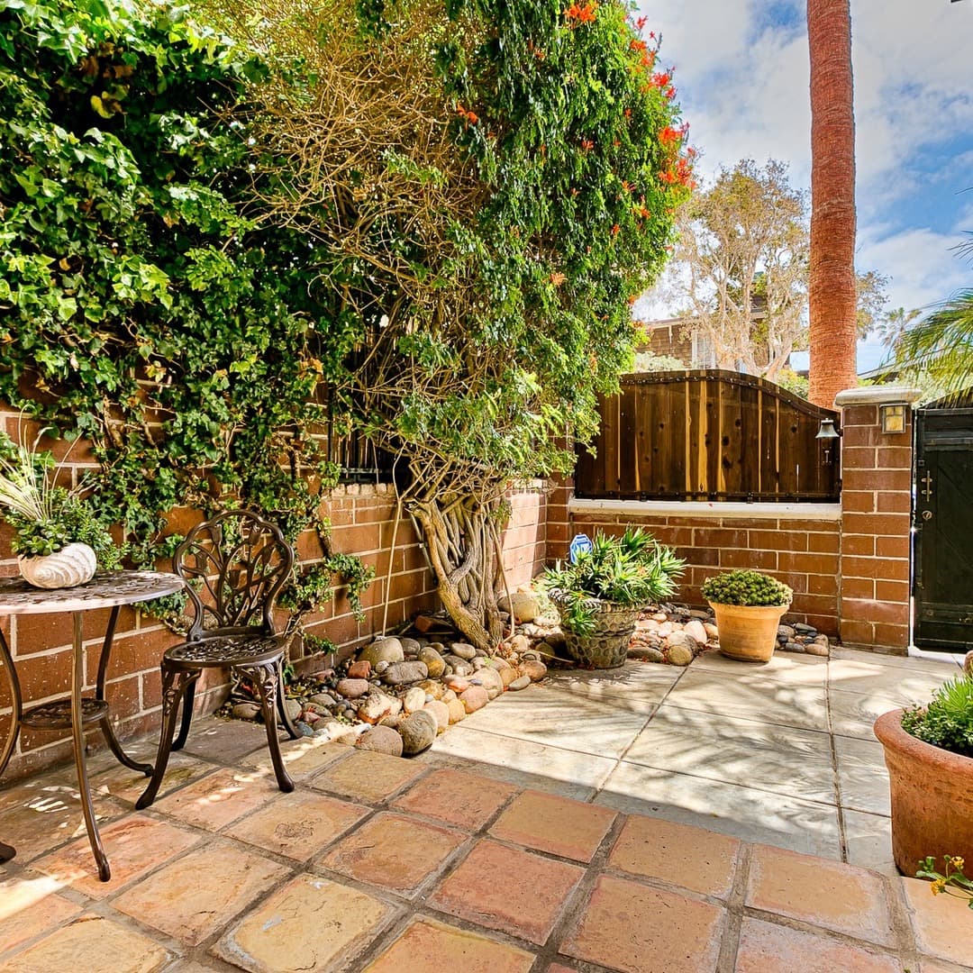 Spanish Palms Home - Image 34