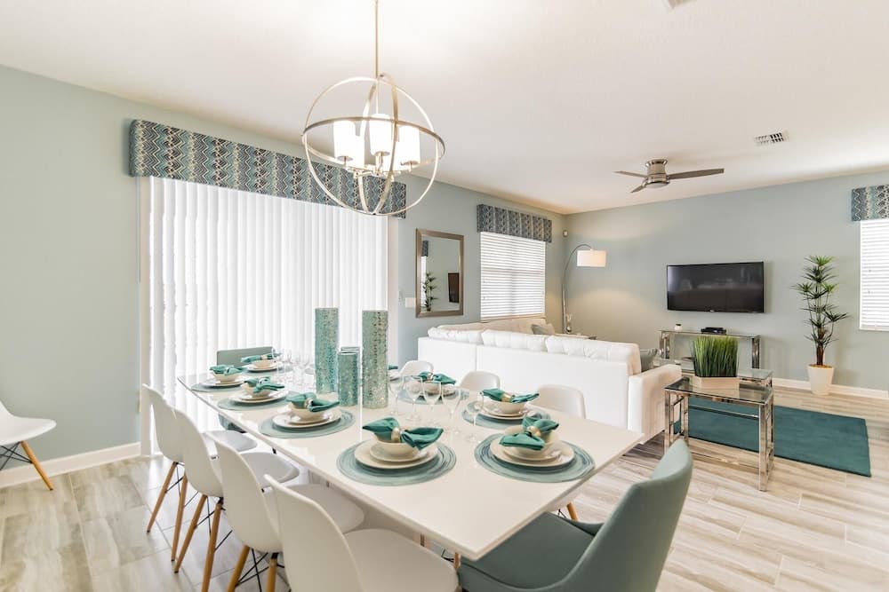 Holiday Retreat - Image 5