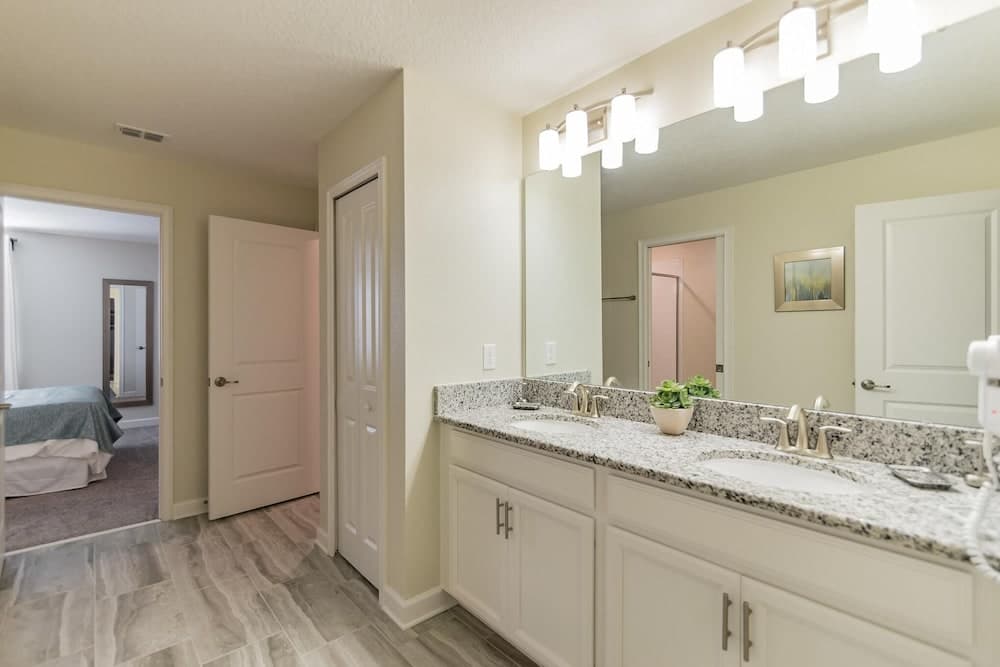 Holiday Retreat - Image 20