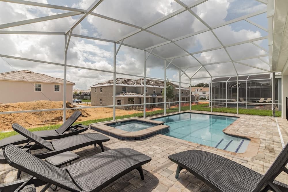 Holiday Retreat - Image 28