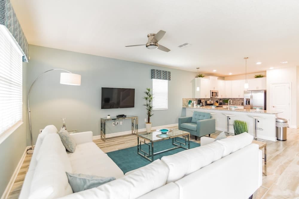 Holiday Retreat - Image 12