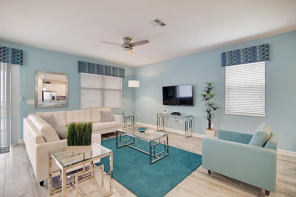 Holiday Retreat - Image 3