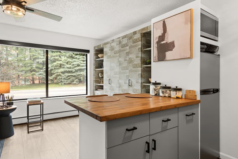 Billionaire Mountain - Image 3