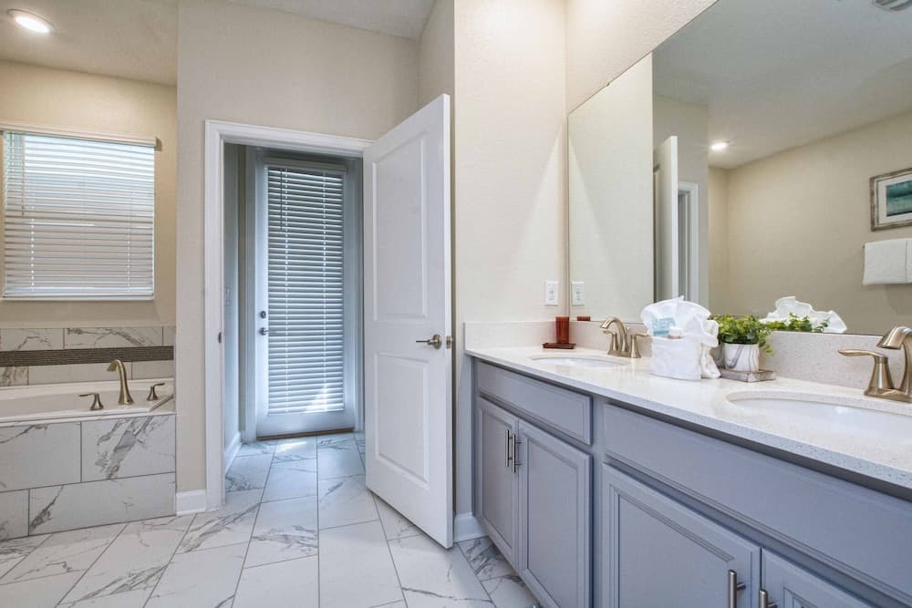 Sunset Oasis in Storey Lake - Image 19