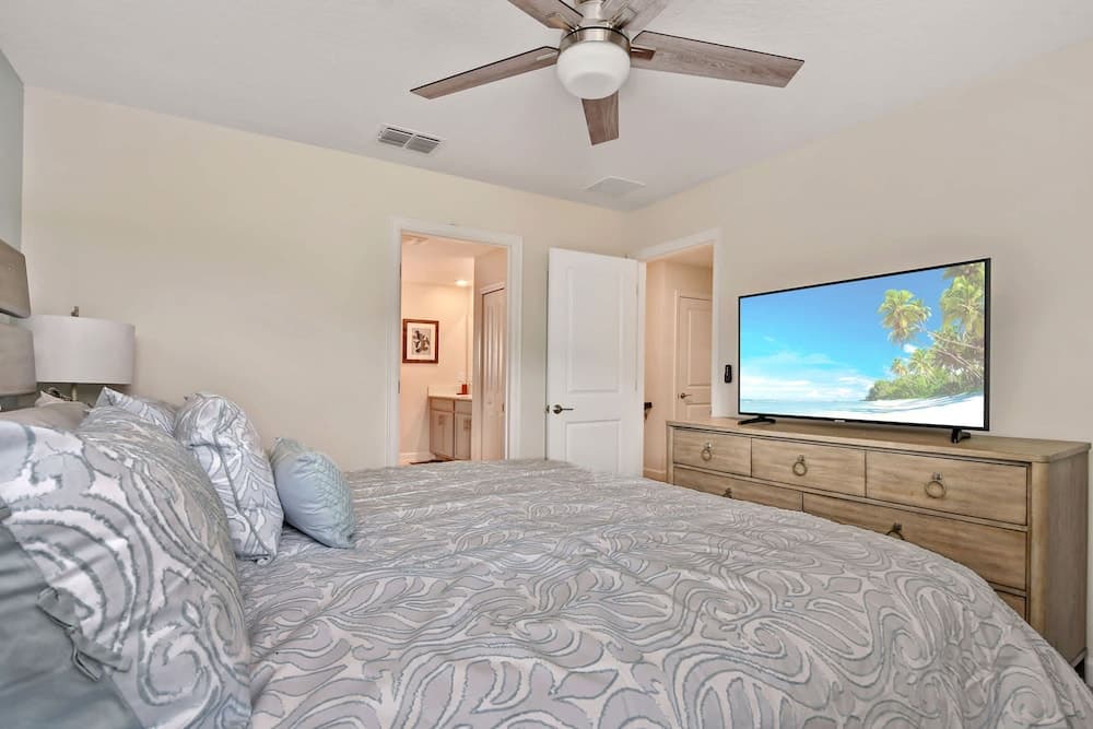 Sunset Oasis in Storey Lake - Image 36