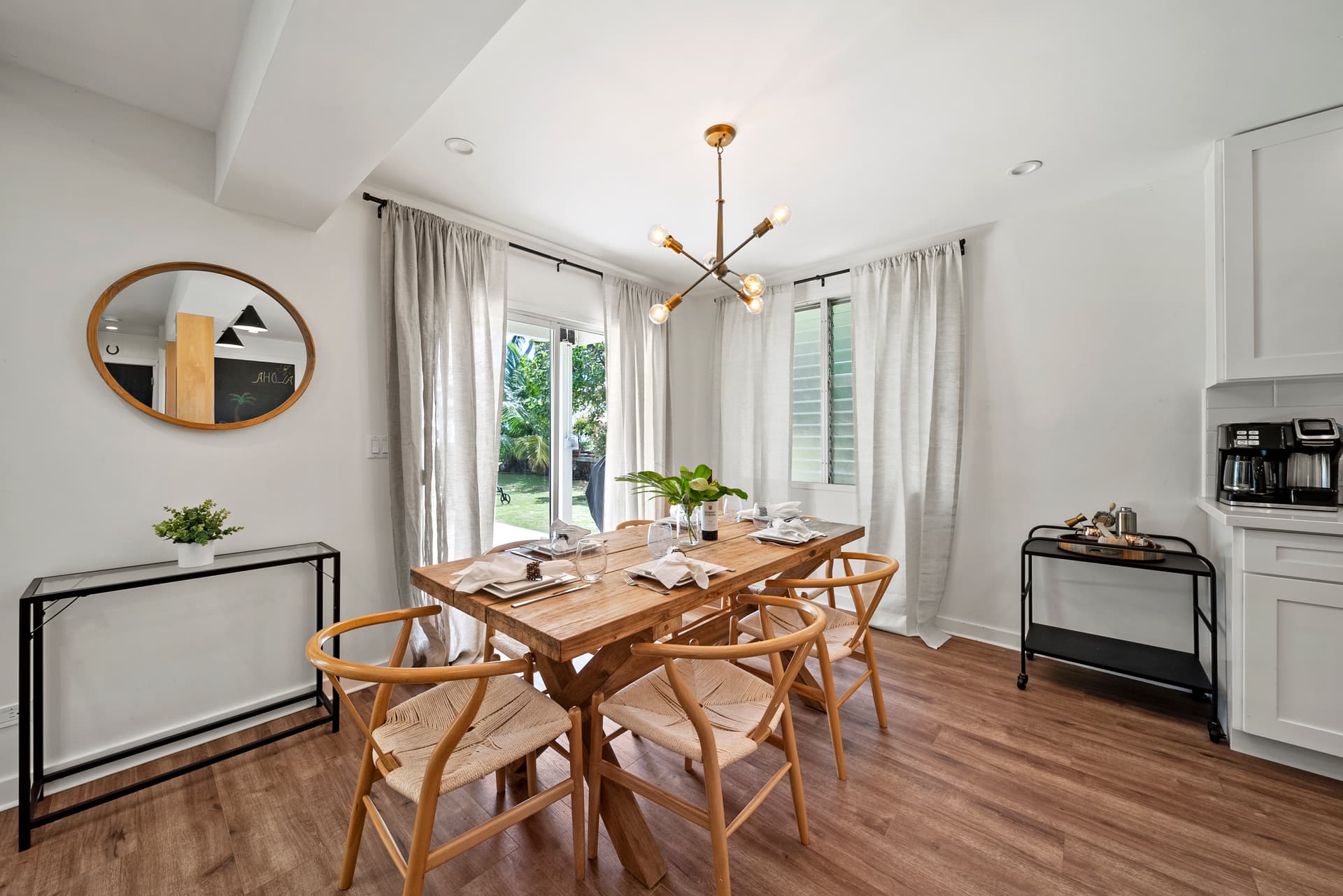 Honolulu Beachfront Retreat - Image 13