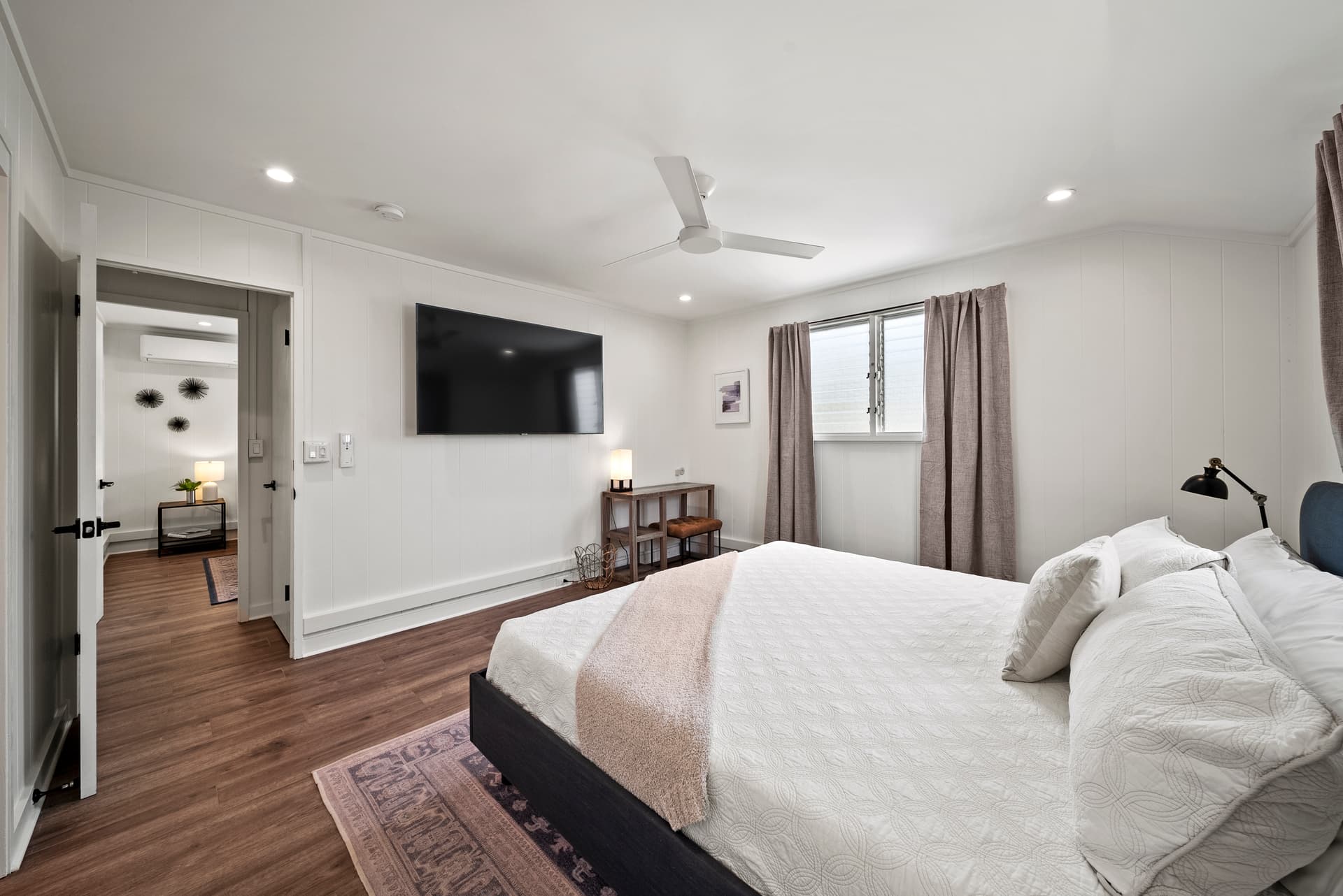 Honolulu Beachfront Retreat - Image 29