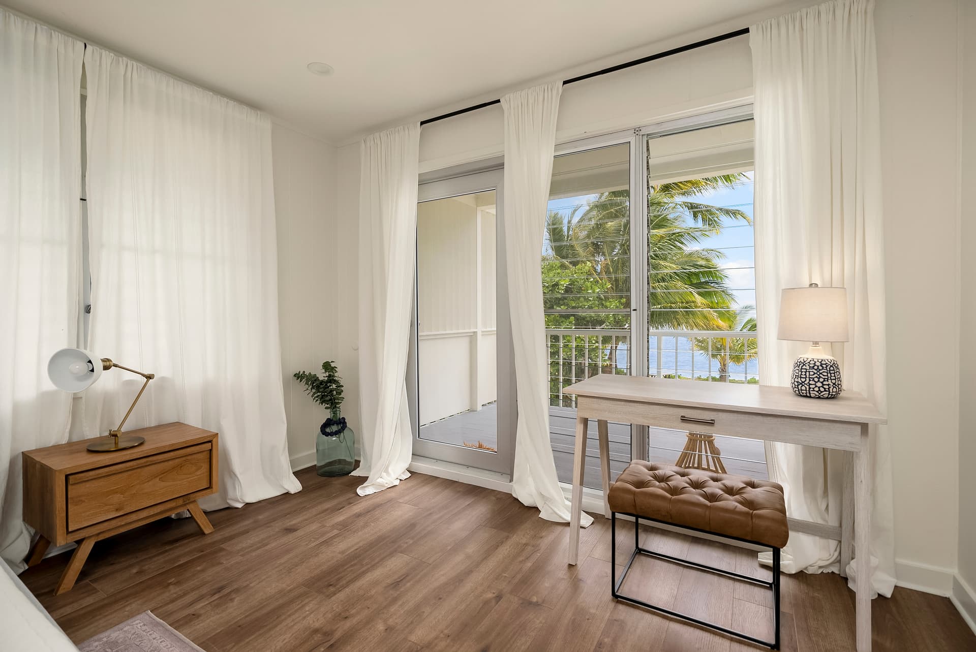 Honolulu Beachfront Retreat - Image 38