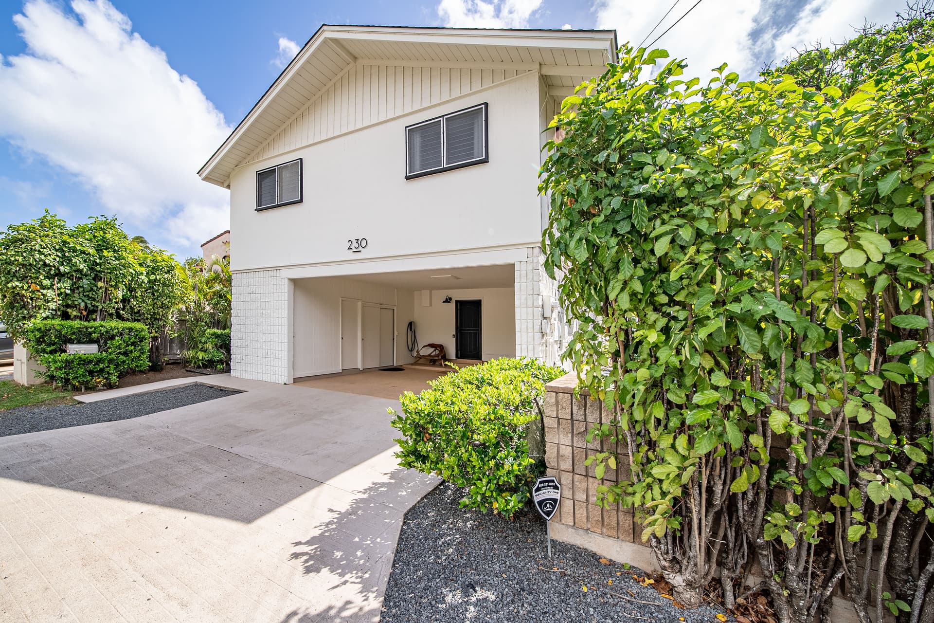 Honolulu Beachfront Retreat - Image 42