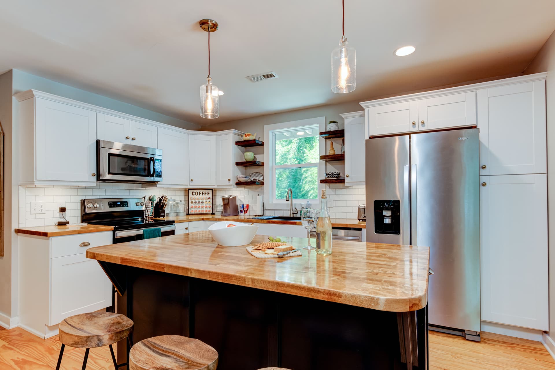 Hoopers Creek Cottage - Image 3