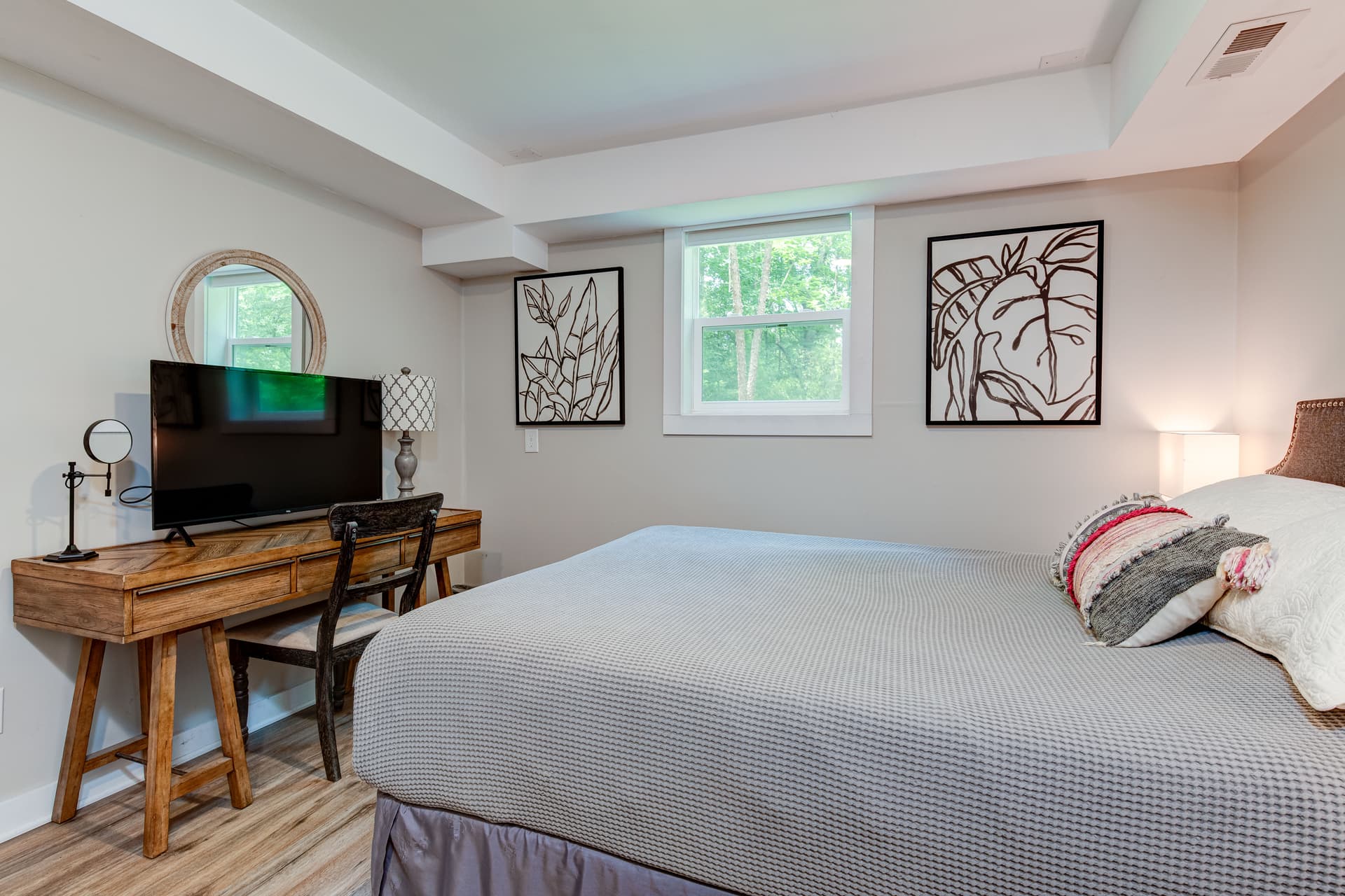 Hoopers Creek Cottage - Image 10