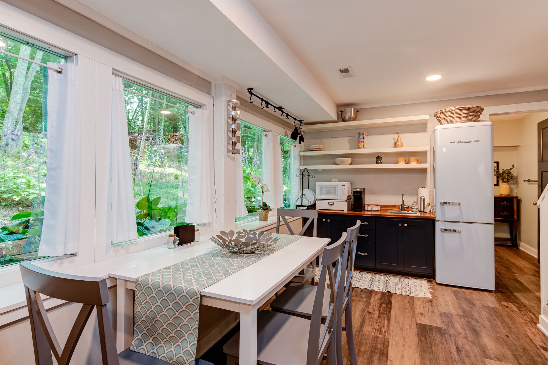 Hoopers Creek Cottage - Image 16