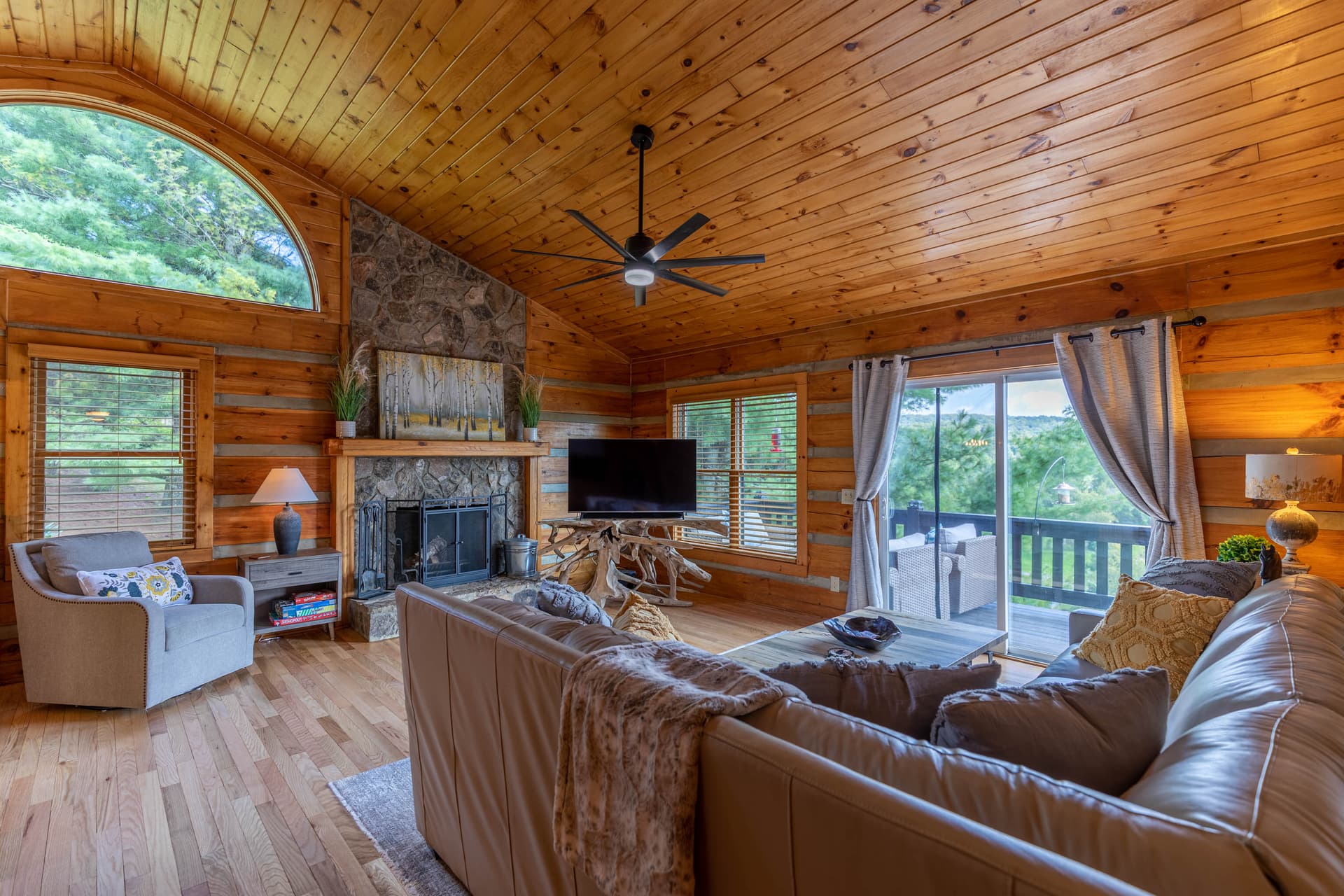 Horse Valley Lodge - Image 4