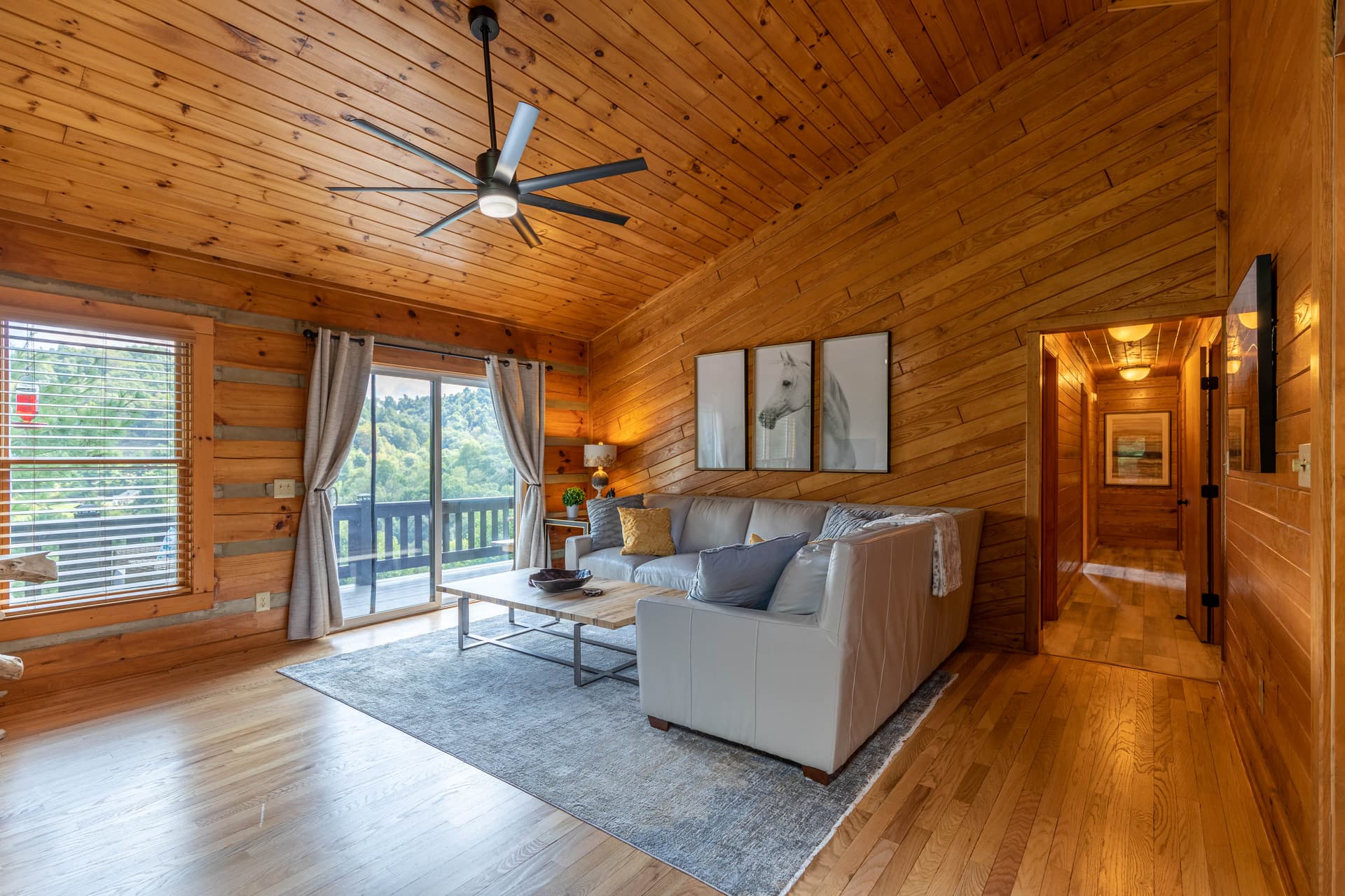 Horse Valley Lodge - Image 2