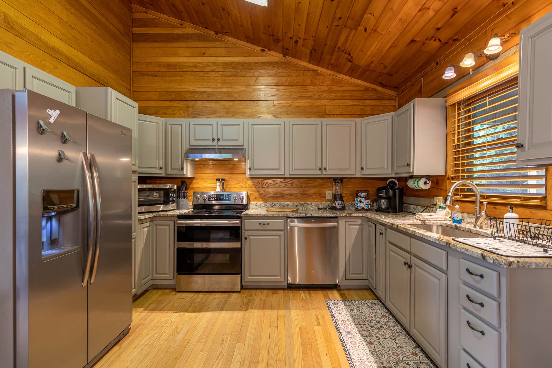 Horse Valley Lodge - Image 5