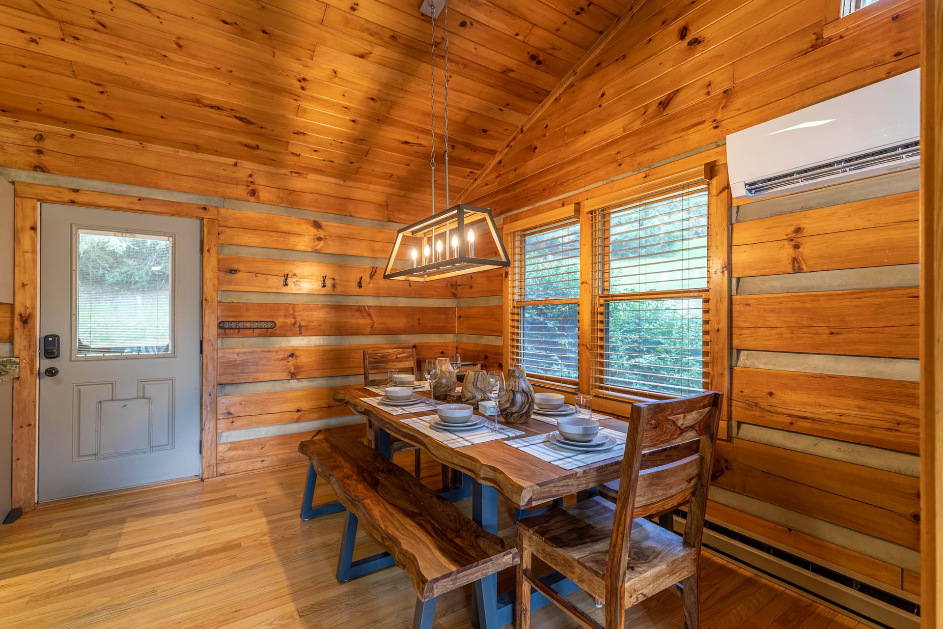 Horse Valley Lodge - Image 5