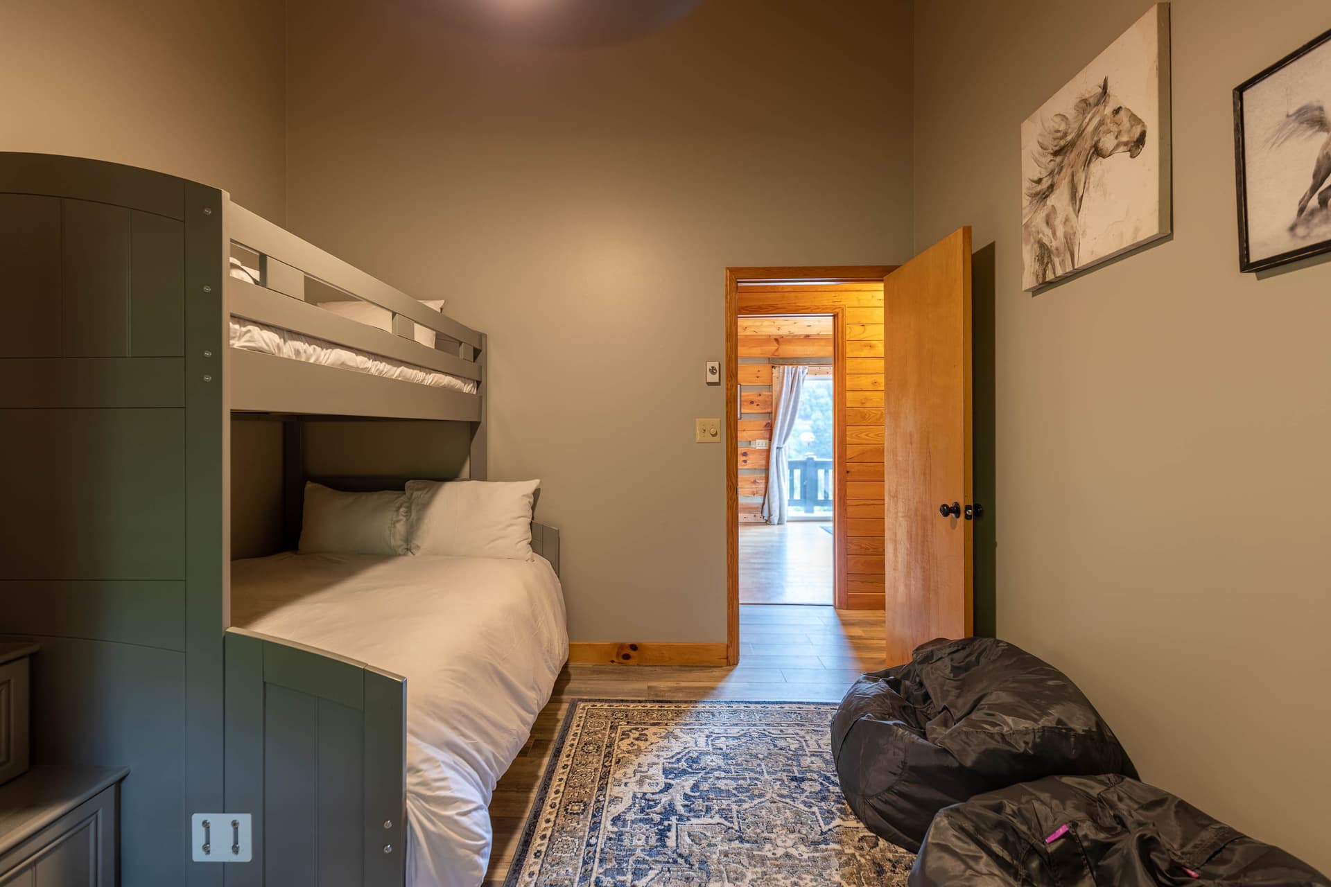 Horse Valley Lodge - Image 13