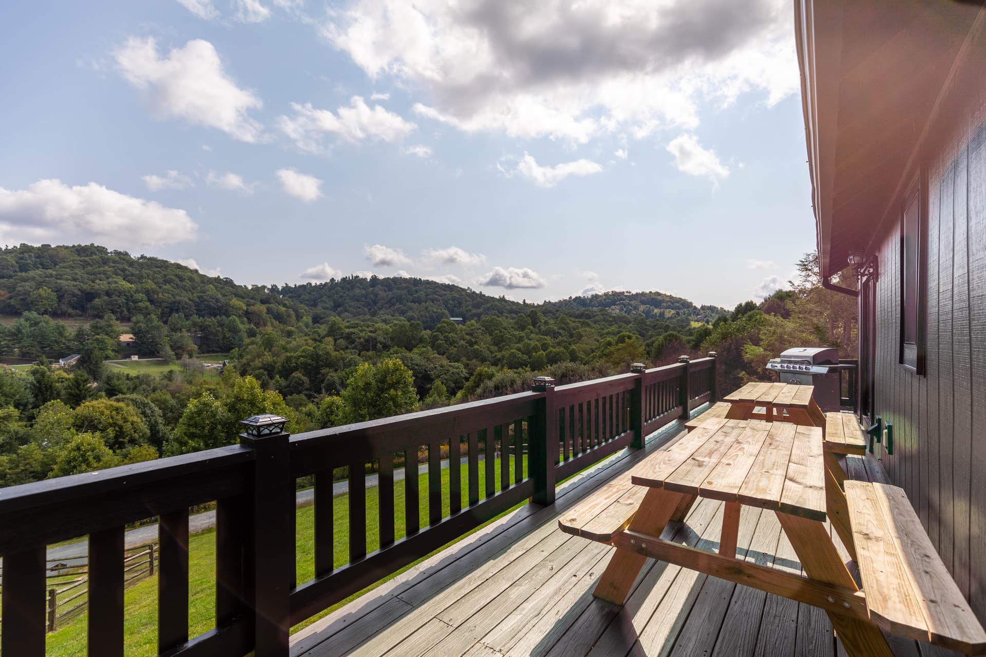 Horse Valley Lodge - Image 16