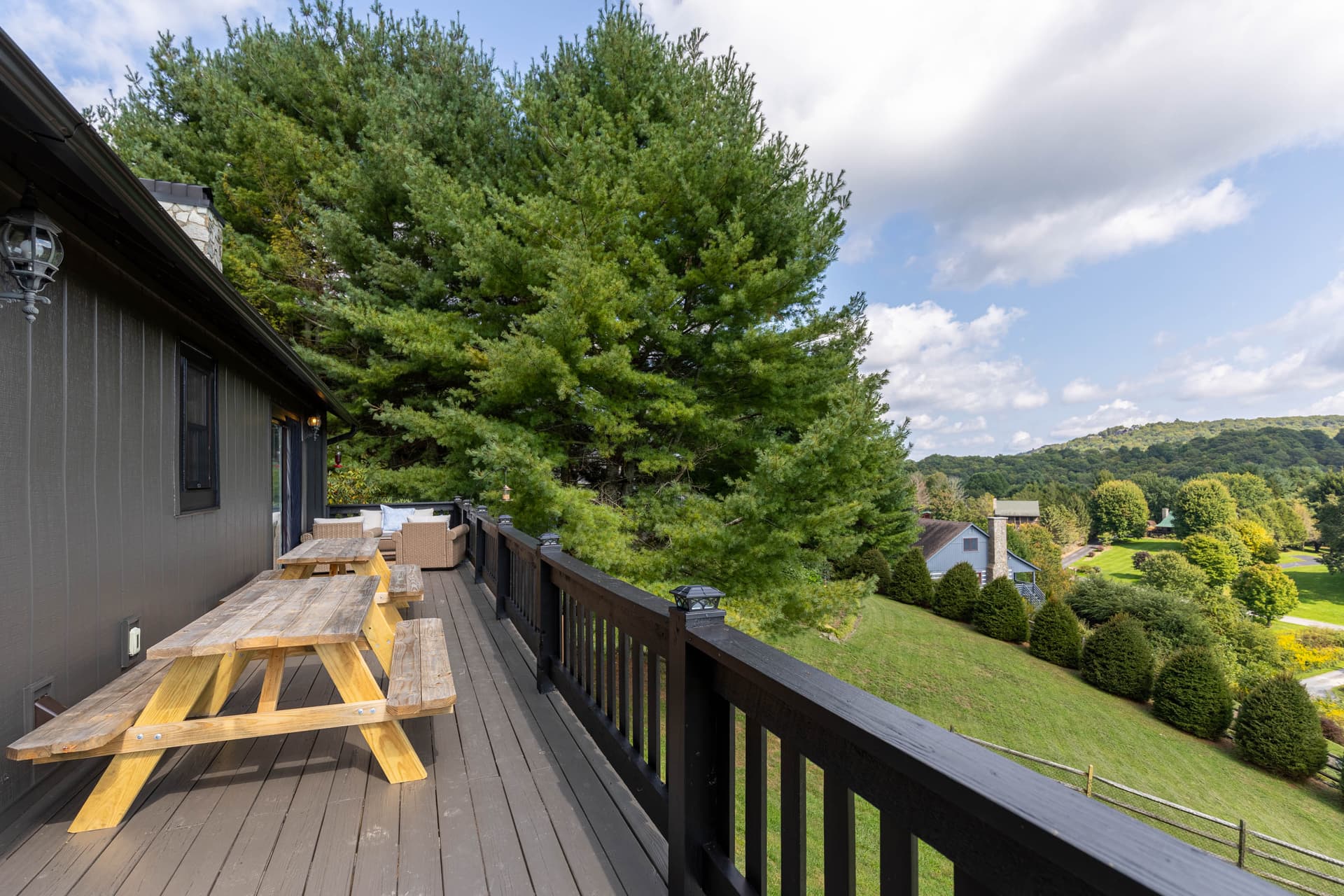 Horse Valley Lodge - Image 17