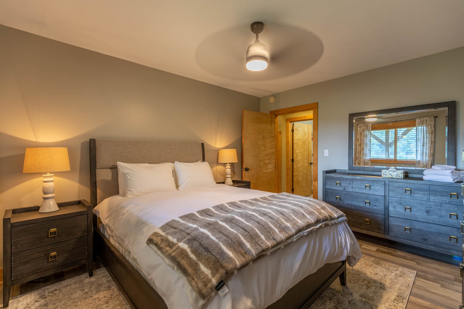 Horse Valley Lodge - Image 25