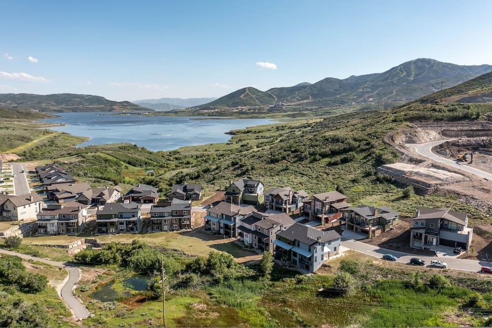 Summit Escape - Image 3