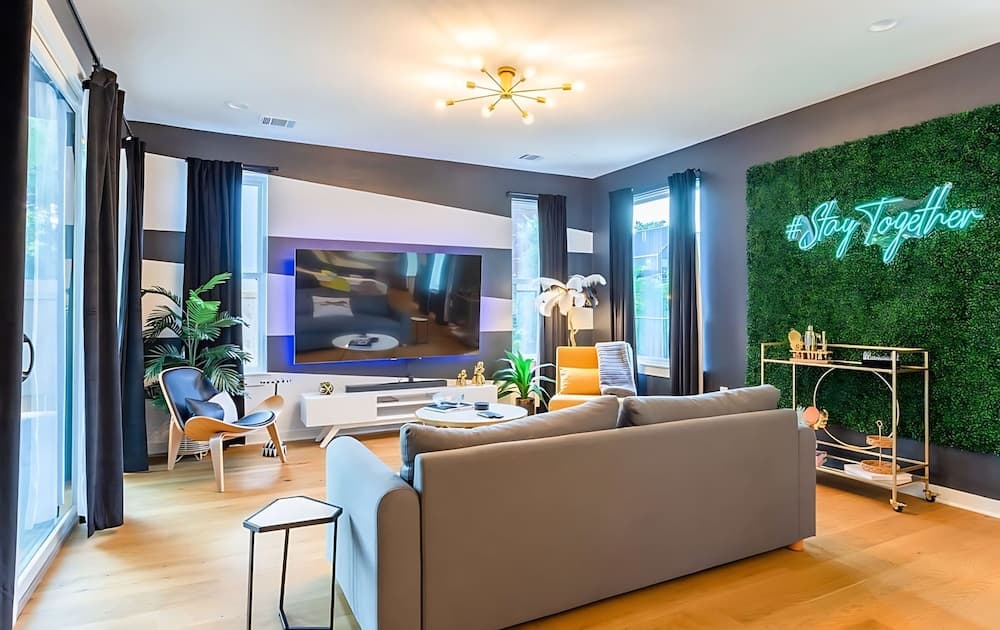 Time Machine Clubhouse - Image 4