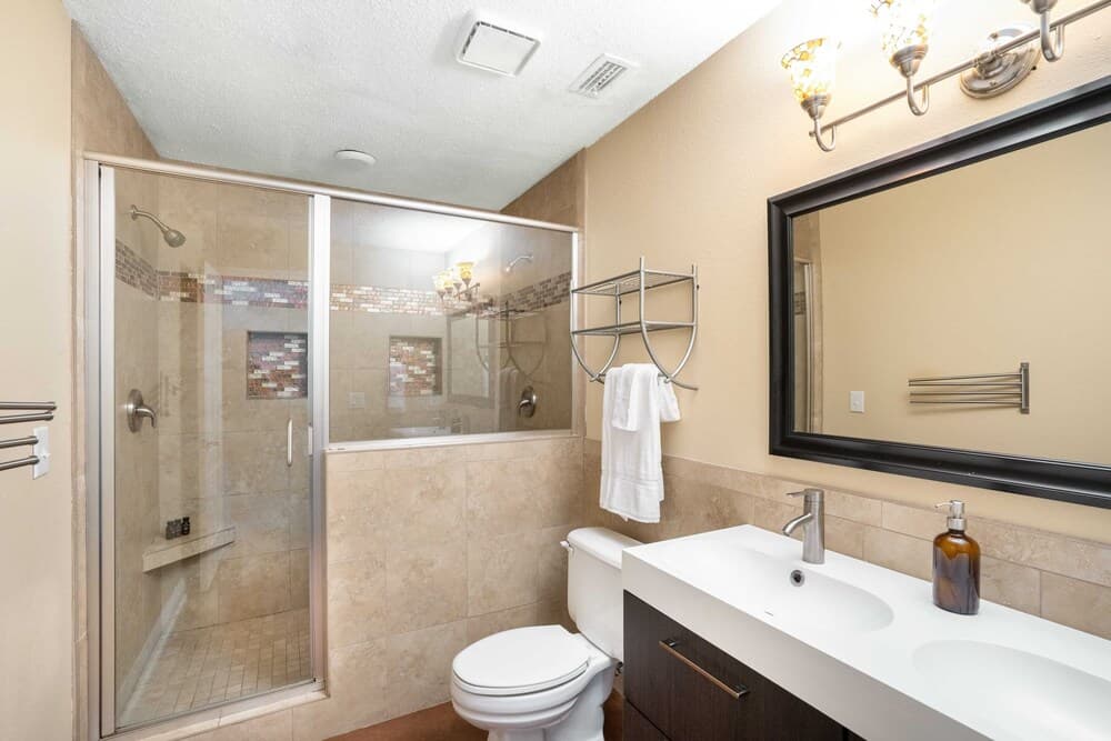 Hourglass - Image 16