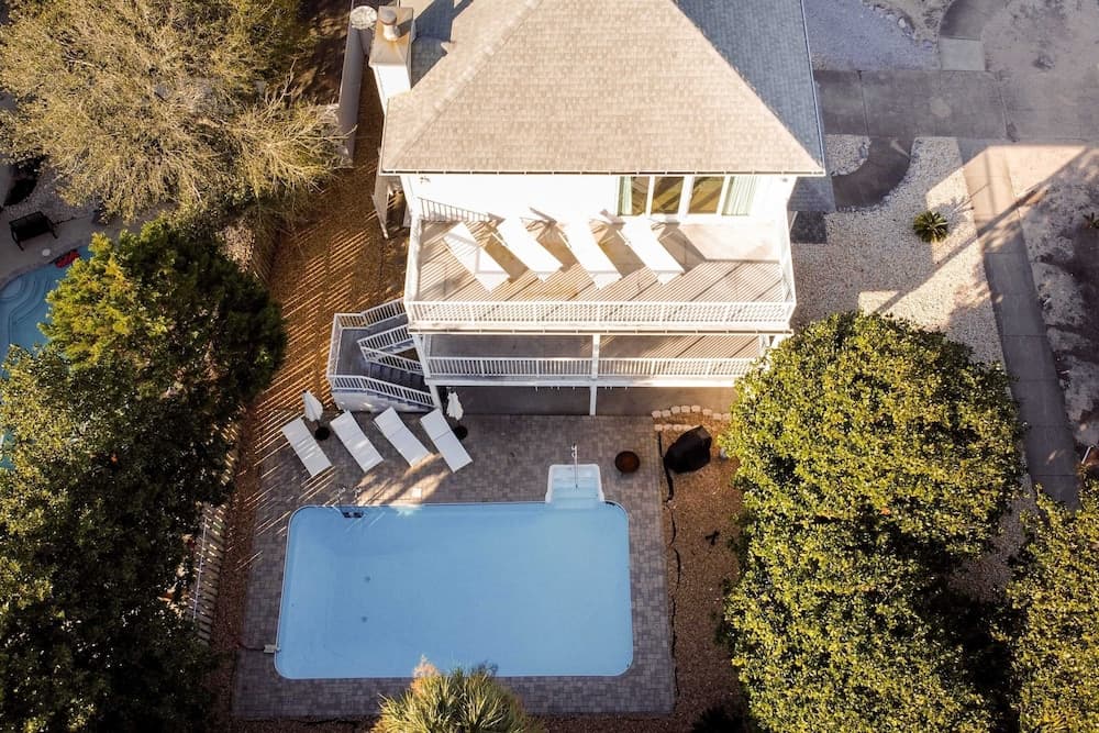 Hourglass - Image 33