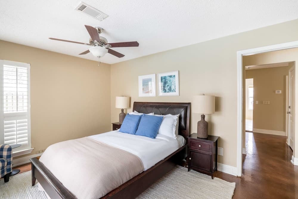 Hourglass - Image 11