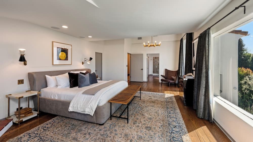 Howard Hughes Estate - Image 10