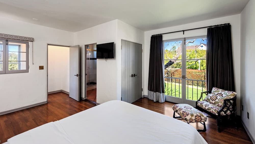 Howard Hughes Estate - Image 14