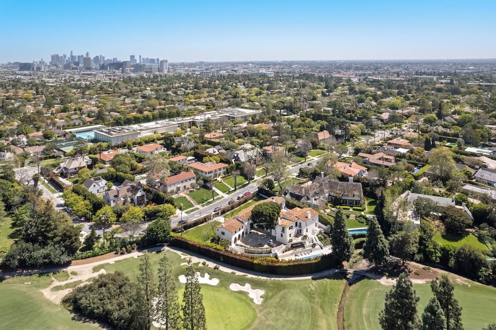 Howard Hughes Estate - Image 94