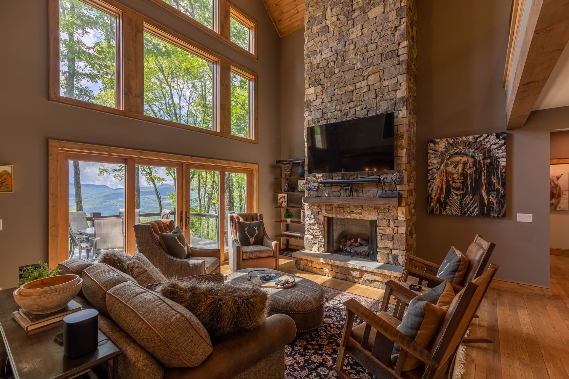 Howling Moon House - Image 2