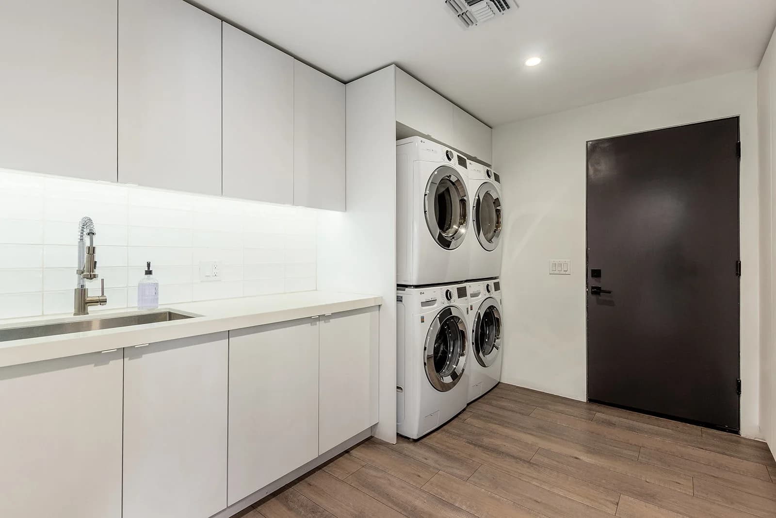 Camelback Manor - Image 82