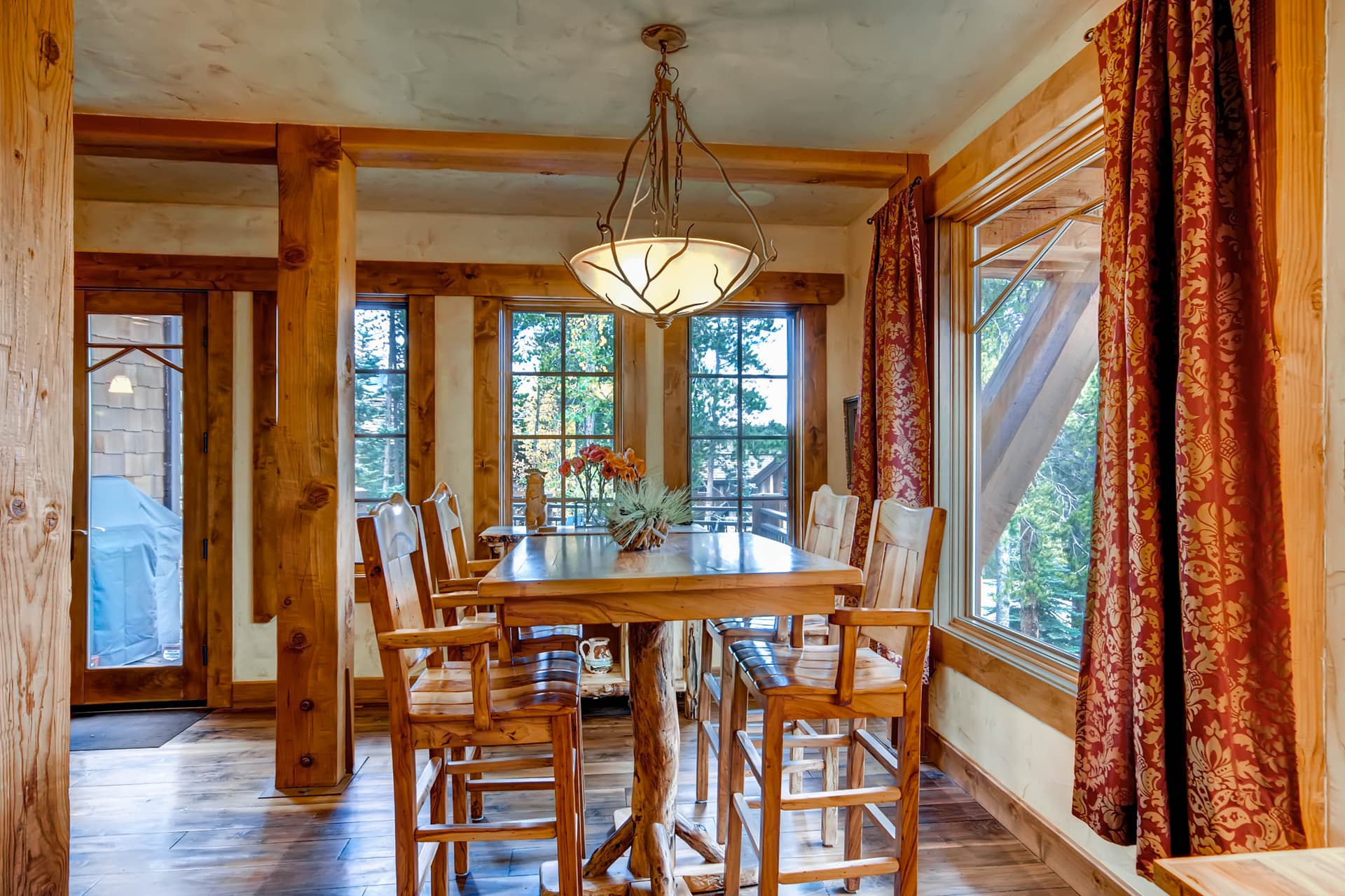 Hatari Lodge - Image 11