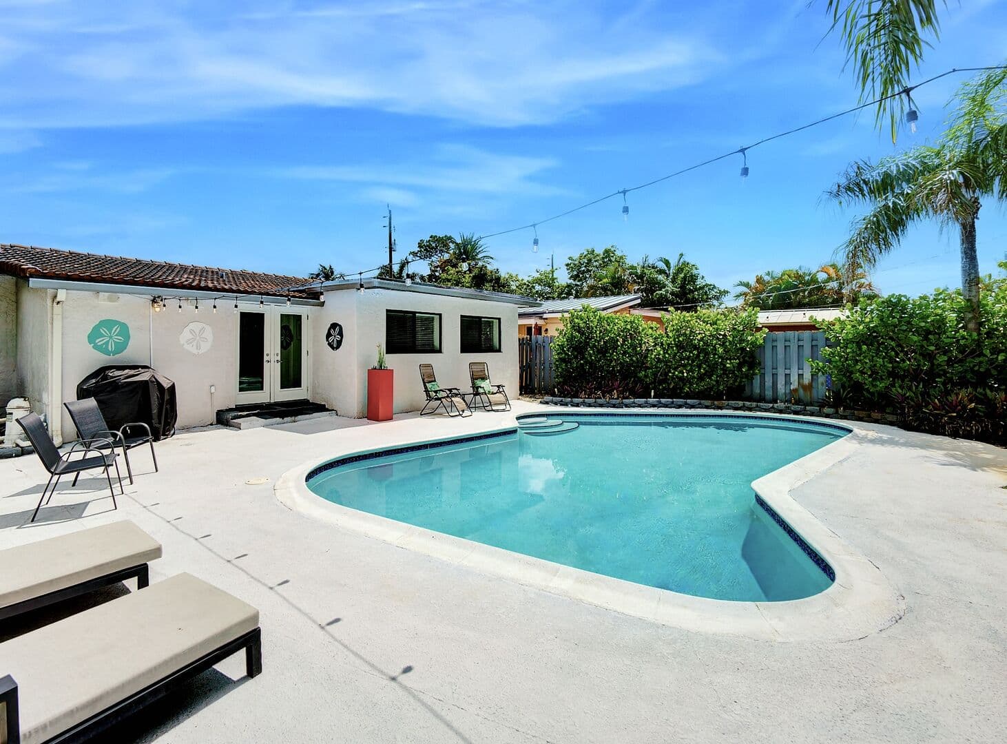 Wilton Manor - Image 27