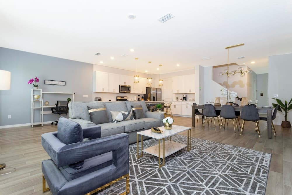 Disney Enclave #808 - Image 1