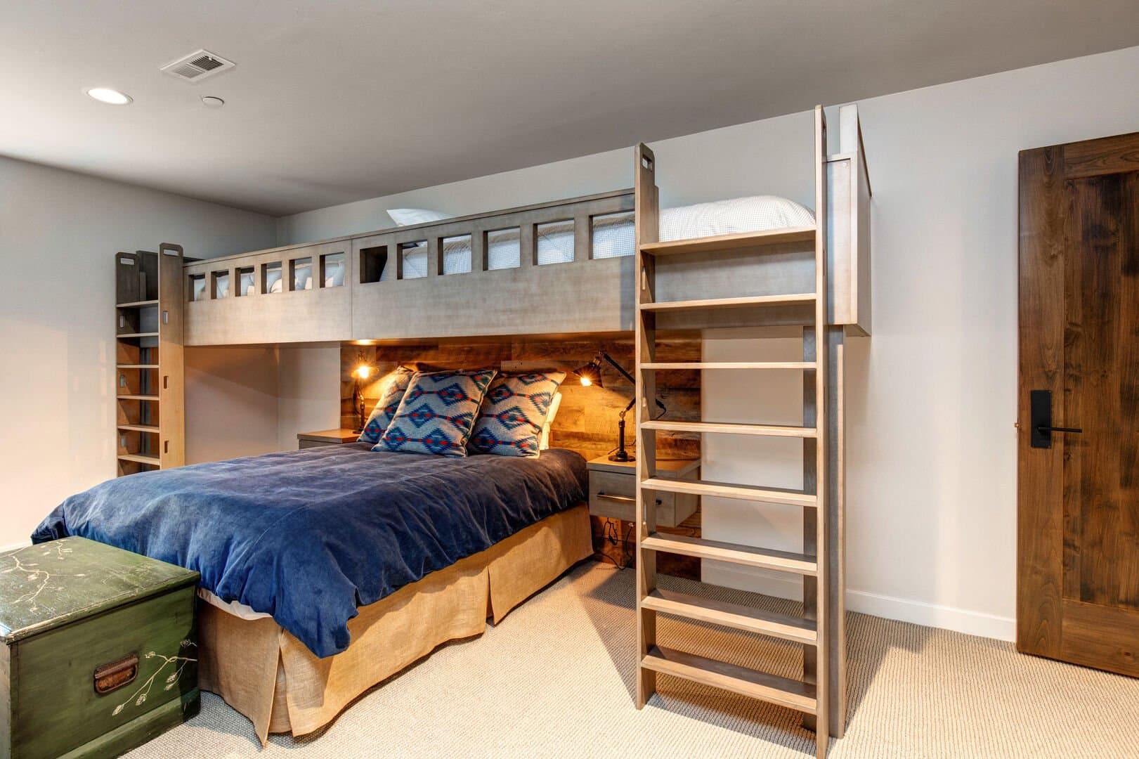 Little Belle Residence #5 - Image 34