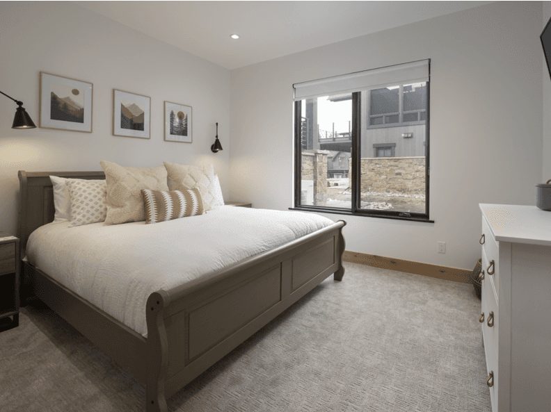 Whale's Tail Watch - Image 24