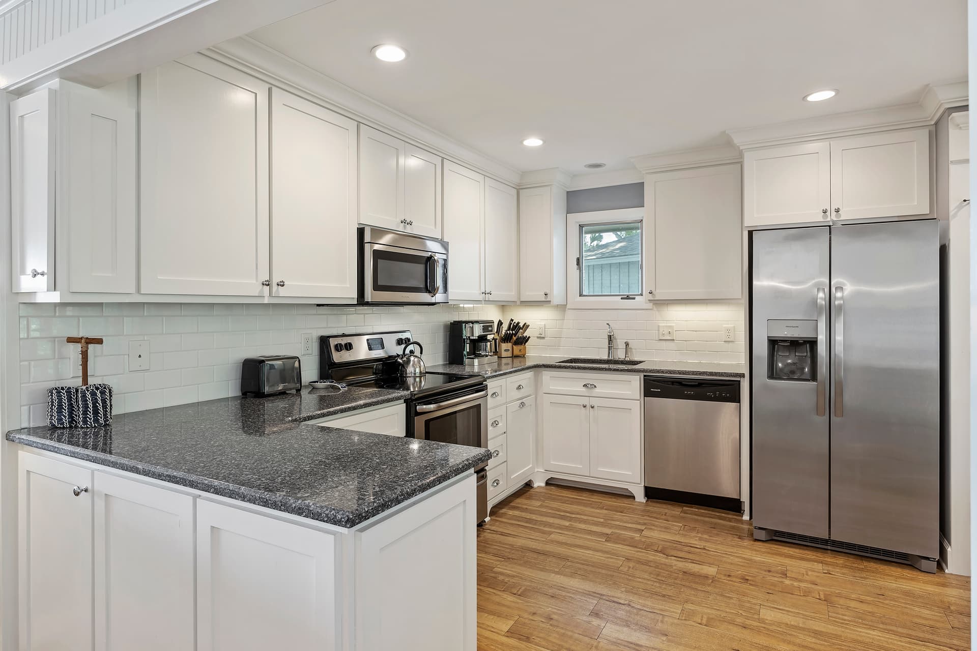 Inlet Cove Cottage - Image 5