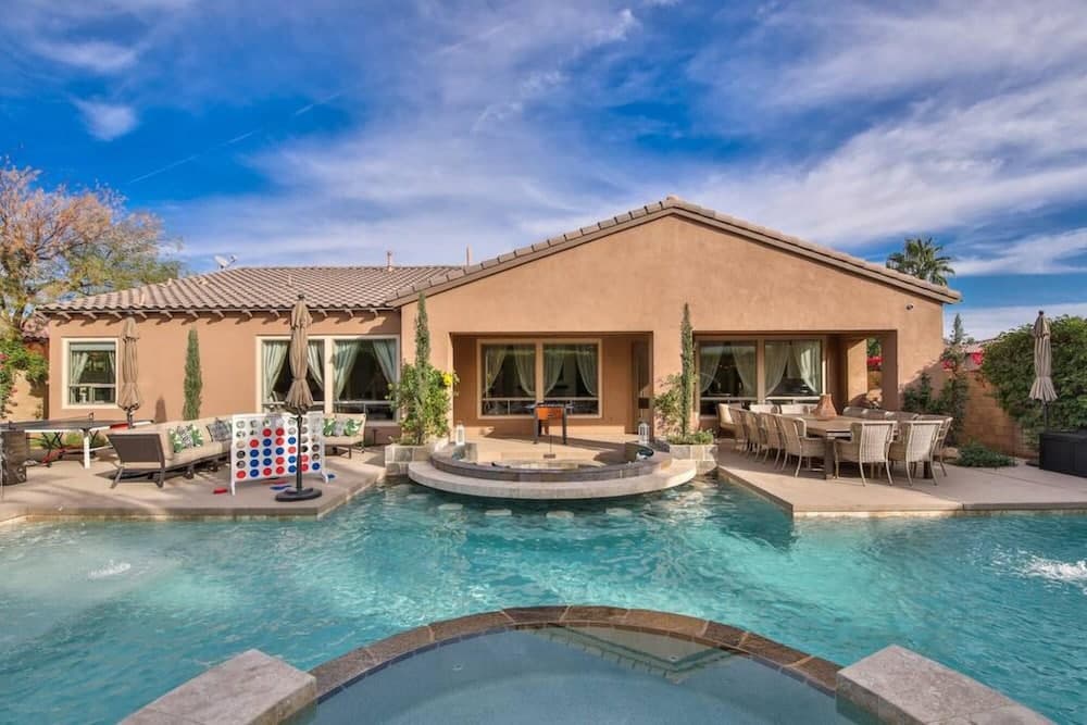 Summer Resort Style Living - Image 1