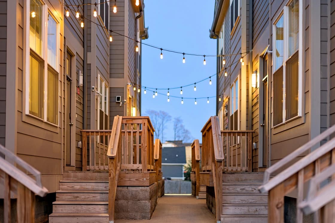 Nirvana Woods - Image 2